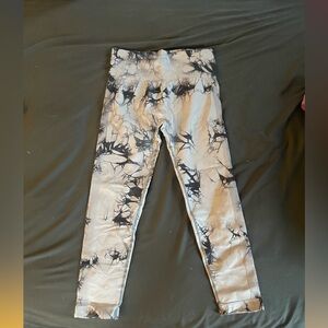 Stylish Women's Tie-Dye Leggings - Black and Gray